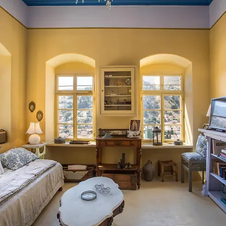 بيت للعطل Kalosymi House, Traditionelles Haus Mit Hafenblick سيمي